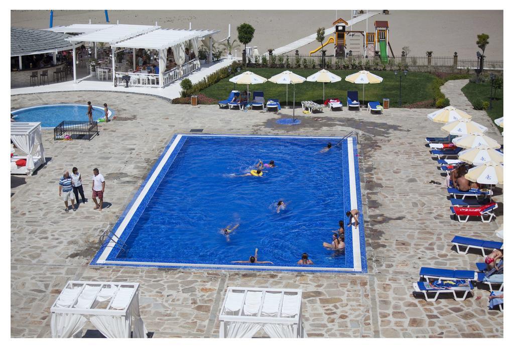 צרבו Aparthotel Regina Mare מראה חיצוני תמונה